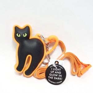 🎃BBW HTF🎃BLACK CAT LIGHTS UP & GLOWS IN DARK POCKETBAC HOLDER W/ LANYARD NWT